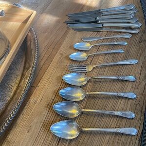 Vintage Flatware Lot - 14 Pc - Roger’s, Tudor, Oneida